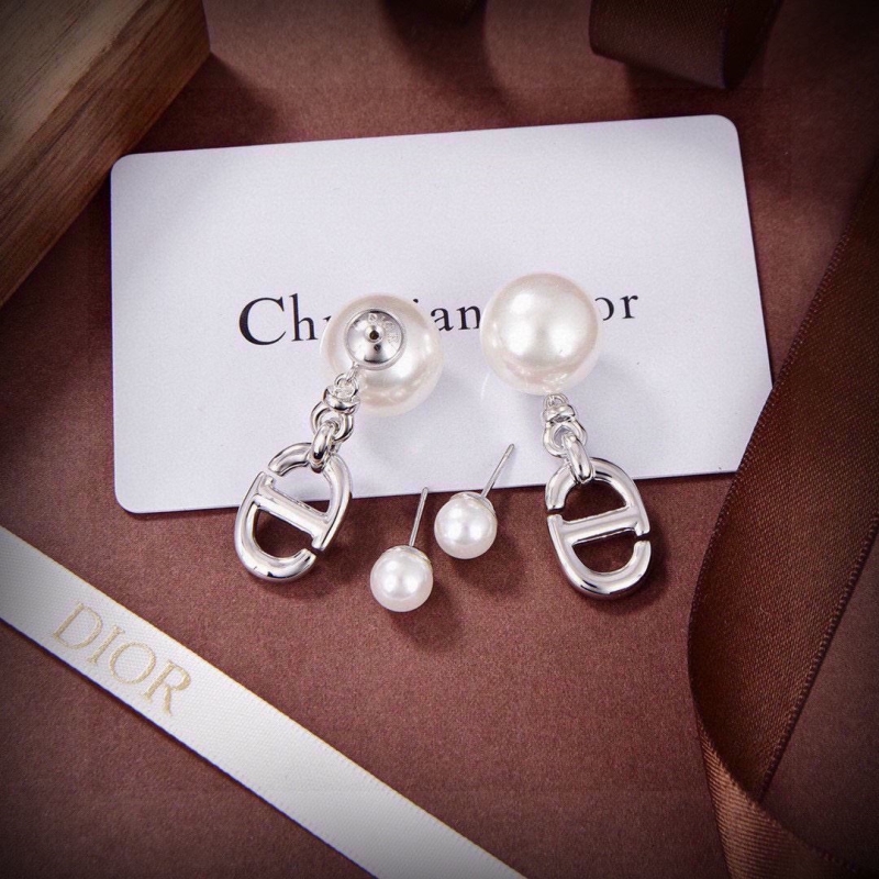 chr1st1an D10r earrings
